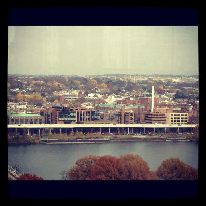 Holiday Inn Rosslyn At Key Bridge Arlington Exterior photo