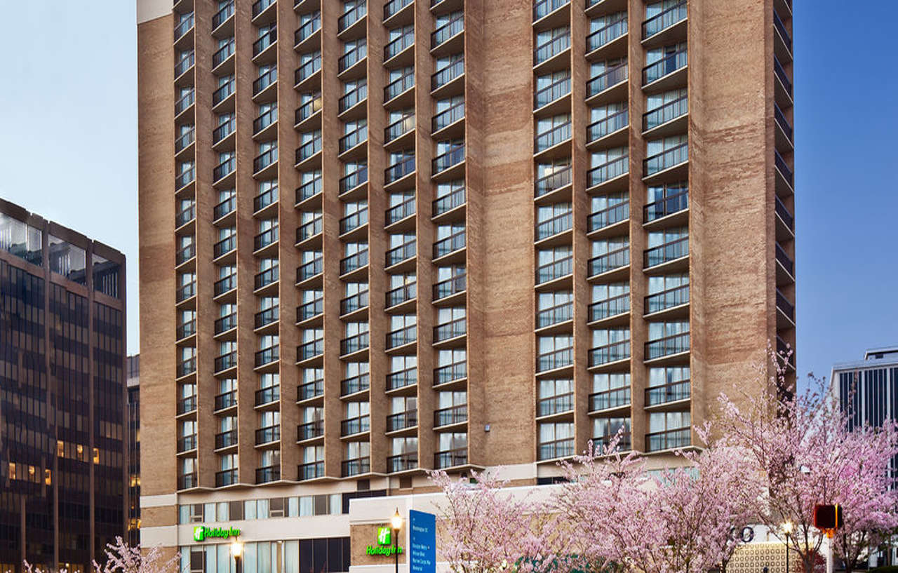 Holiday Inn Rosslyn At Key Bridge Arlington Exterior photo