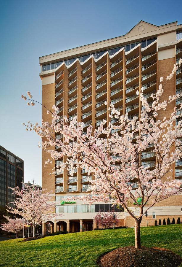 Holiday Inn Rosslyn At Key Bridge Arlington Exterior photo